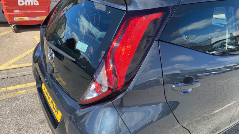 Toyota Aygo 1.0 VVT-i X-Play 5dr Petrol Hatchback